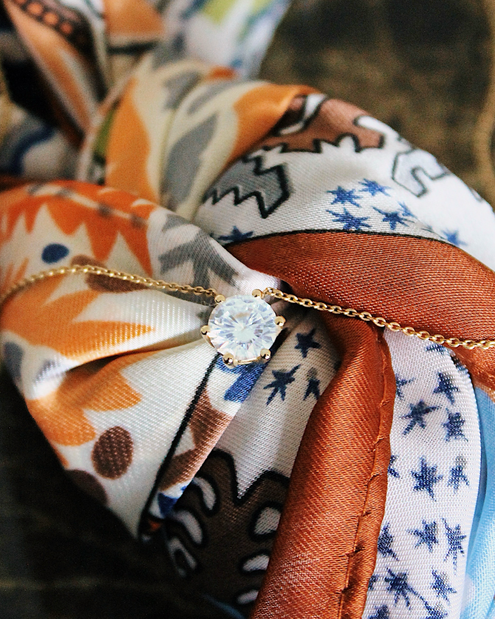 Elea - 18K Gold Halskette mit runden Lab Grown Diamanten oder Moissanite in einer 6-Krappen-Fassung, Fronansicht